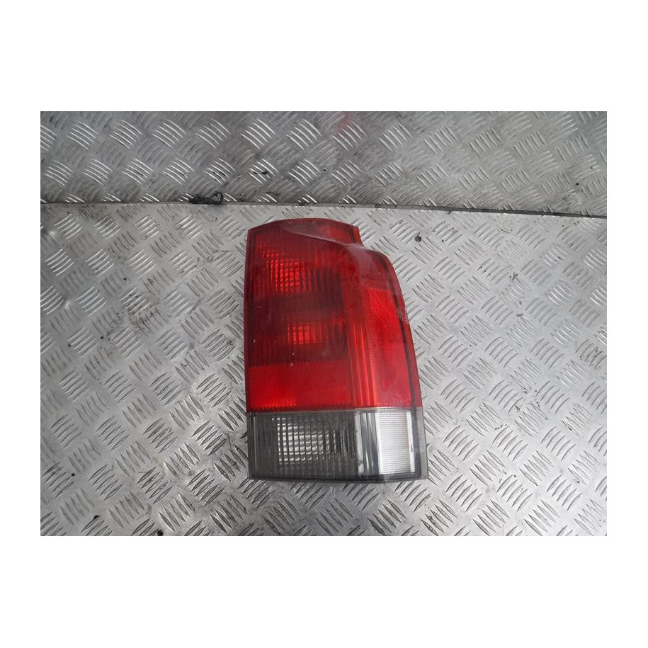 VOLVO V70 LAMPA PRAWA TYŁ-M 9154498