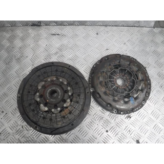 TOYOTA AVENSIS 2.0 SPRZĘGŁO KOMPLETNE- 31250-05130