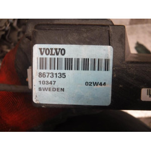 VOLVO S60 2.4 D WZMACNIACZ- 8673135