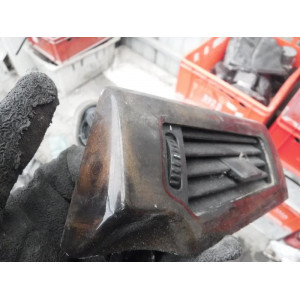 BMW E60 KRATKA WLOTU POWIETRZA PRAWA- 64226913708