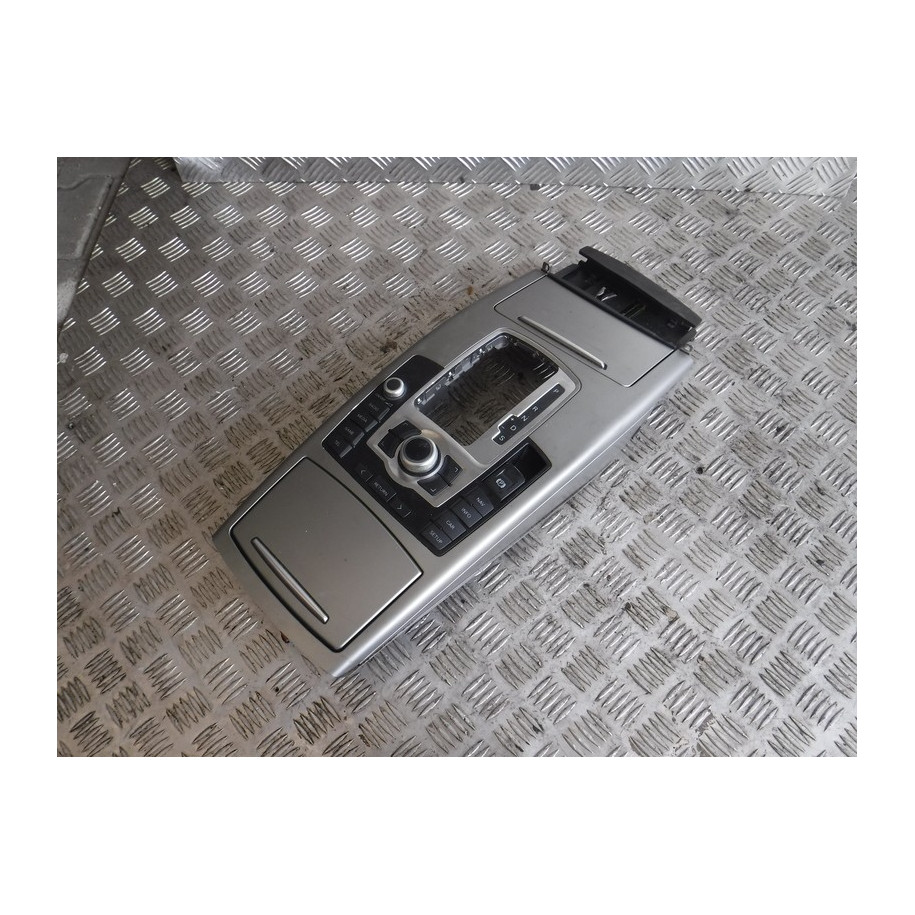 KRATKA NAWIEWU TYŁ AUDI A6 C6 4F0819203C