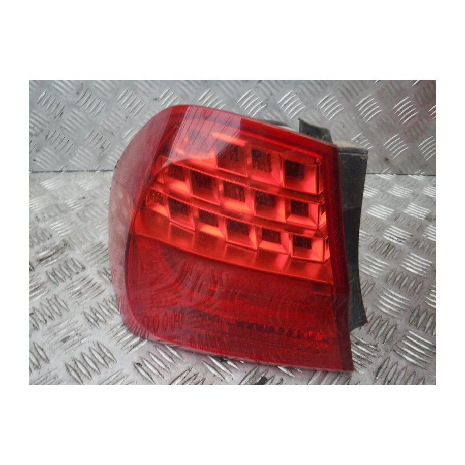 lampa tyl tylna bmw e90 lift led 7.154.153 PRAWA / LEWA  CENA ZA SZT.ANGLIK