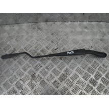 RAMIĘ WYCIERACZKI FIAT PUNTO