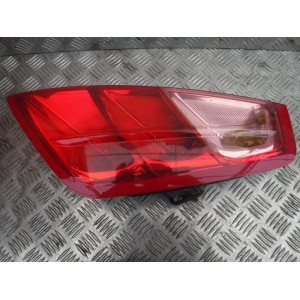 27460202 LAMPA PRAWY TYL...