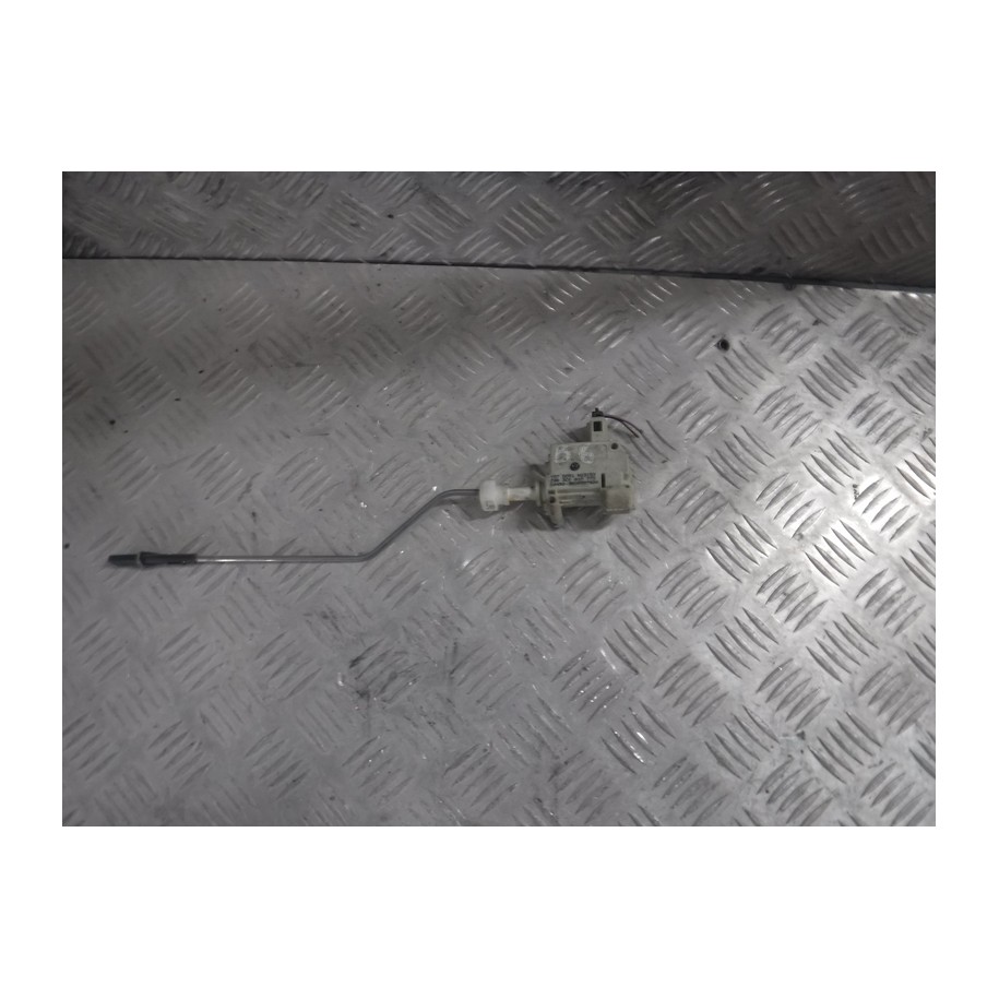 VW PASSAT B6 SILNICZEK WLEWU PALIWA 3C0810773 3C0810773A 3C0 810 773 siłownik silnik