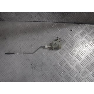 VW PASSAT B6 SILNICZEK WLEWU PALIWA 3C0810773 3C0810773A 3C0 810 773 siłownik silnik