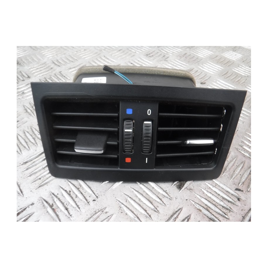 KRATKA NAWIEWU TYŁ ŚRODKOWA BMW E90 7129556