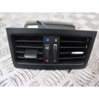 KRATKA NAWIEWU TYŁ ŚRODKOWA BMW E90 7129556