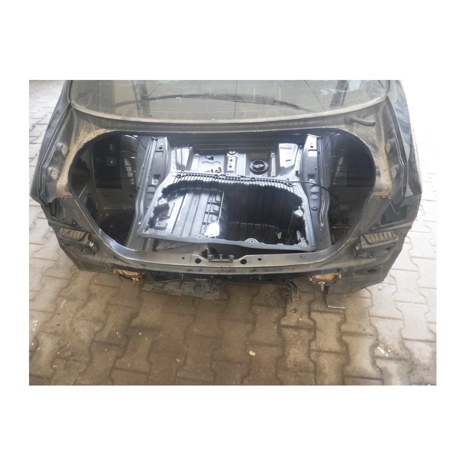 PAS TYLNY BMW E90