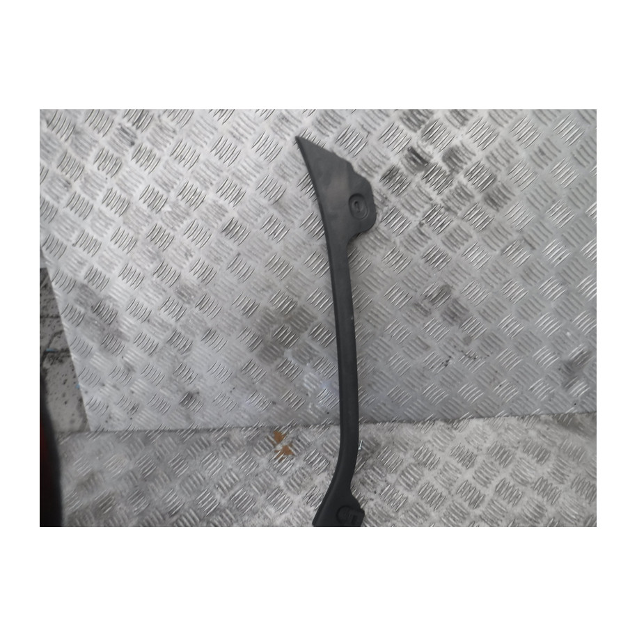 POSZYCIE SŁUPKA LEWE VW PASSAT B5 3B0867767