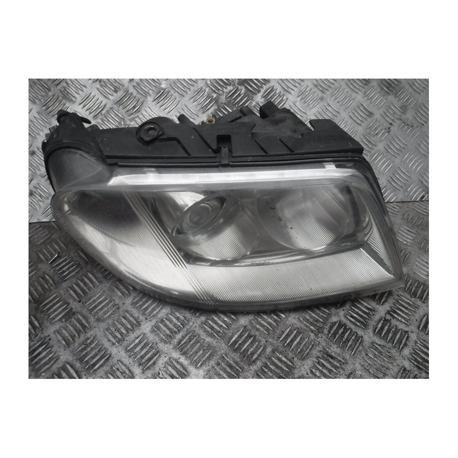 REFLEKTOR PRAWY XENON VW PASSAT B5 00-05