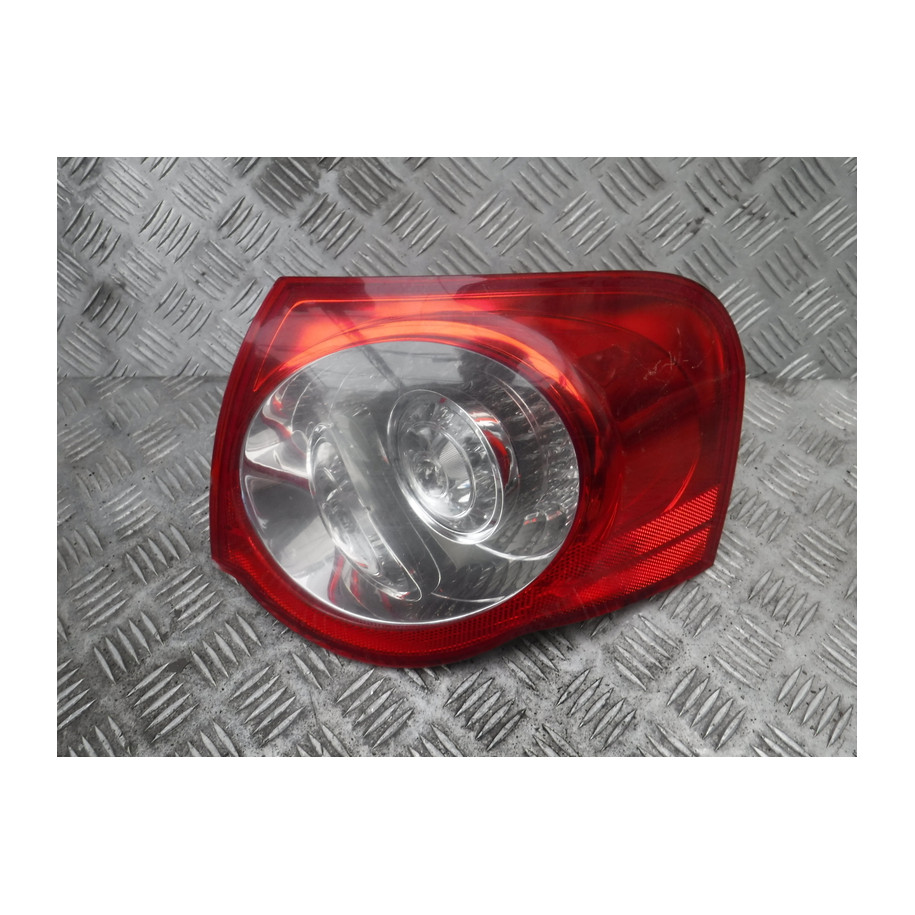 LAMPA PRAWY TYŁ VW PASSAT B6 3C9945096C 27458002