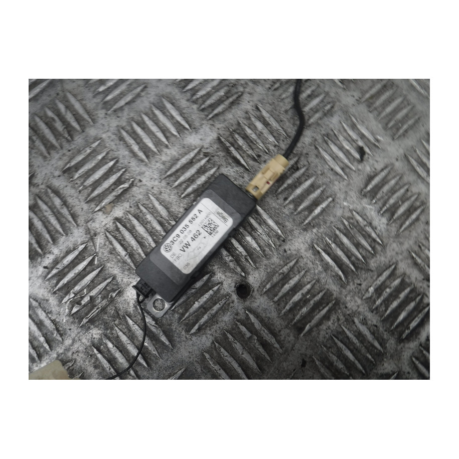 WZMACNIACZ ANTENOWY 3C9035552A - VW PASSAT B6