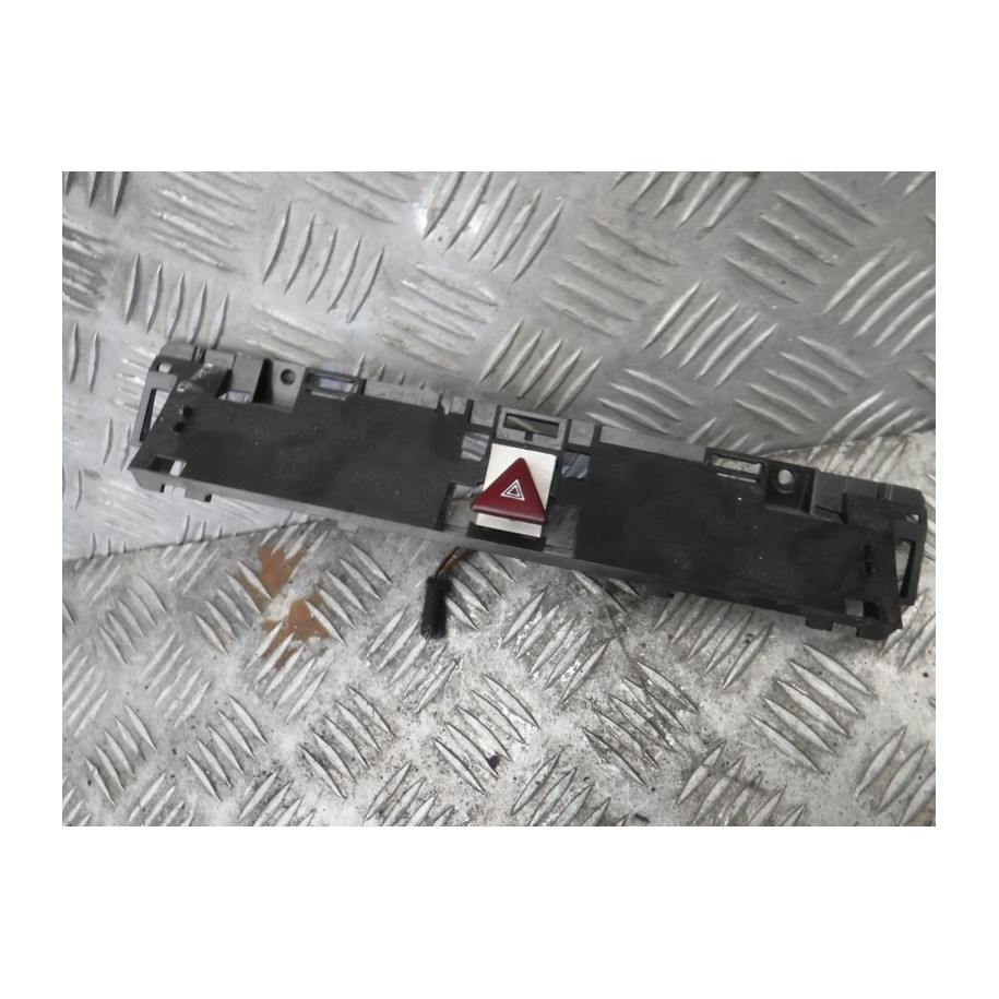 LISTWA MOCOWANIE VW PASSAT B6 3C0857318C