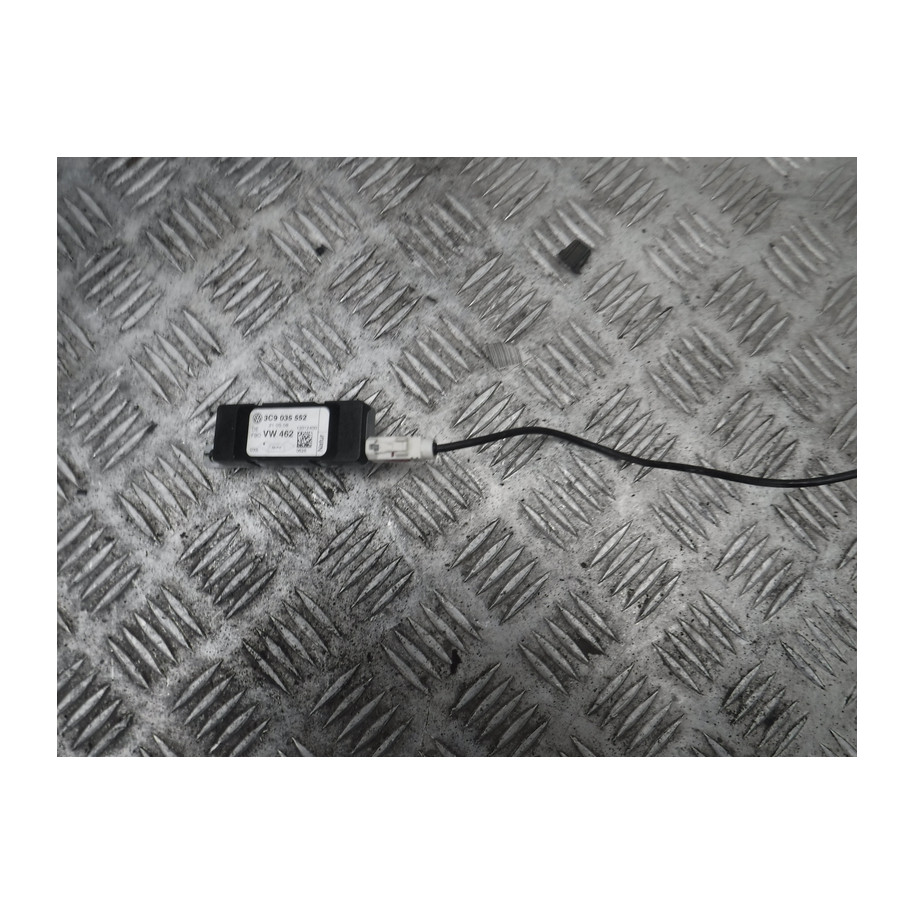 WZMACNIACZ ANTENOWY 3C9035552A - VW PASSAT B6
