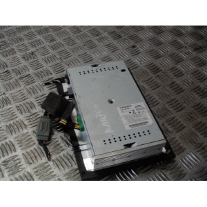 VOLVO V50 WZMACNIACZ 30732053