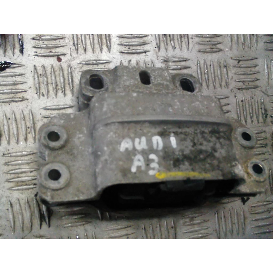 AUDI A3 8P 2.0 TDI ŁAPA SILNIKA