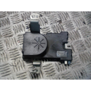 AUDI A3 8P WZMACNIACZ ANTENY 8P4035225D