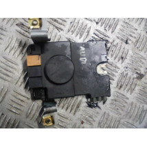 AUDI A3 8P WZMACNIACZ ANTENY 8P3035225