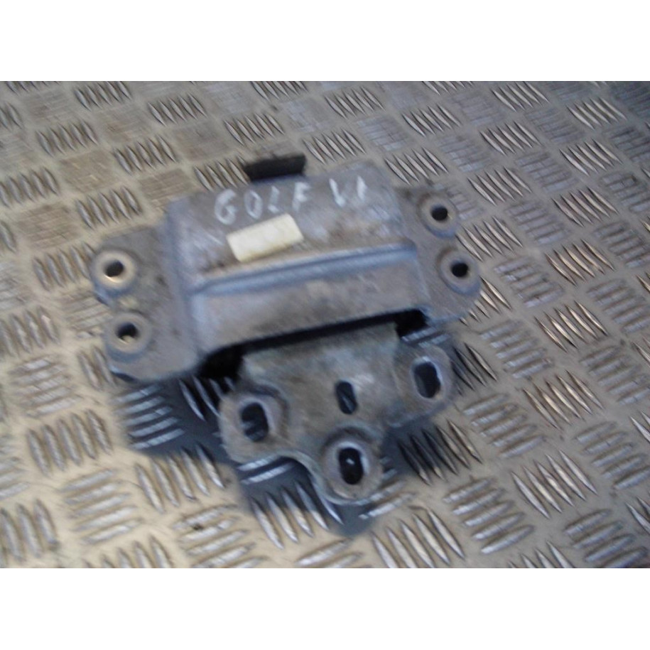 VW GOLF VI  2.0 TDI ŁAPA SILNIKA