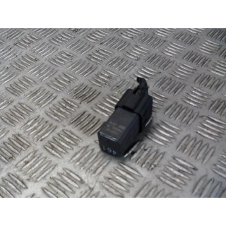 VW TOURAN 1.9 TDI PRZEKAŹNIK ŚWIEC