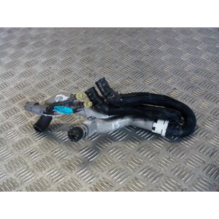 LEXUS IS250 KOLEKTOR WODY