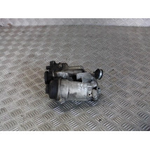 VOLVO S80 2.4 D OBUDOWA FILTRA OLEJU 30677920