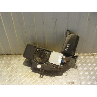 AUDI A4 B7 WZMACNIACZ SUBWOOFER 8E9035223D