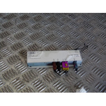 AUDI A4 B7 WZMACNIACZ ANTENY 8E9035225P