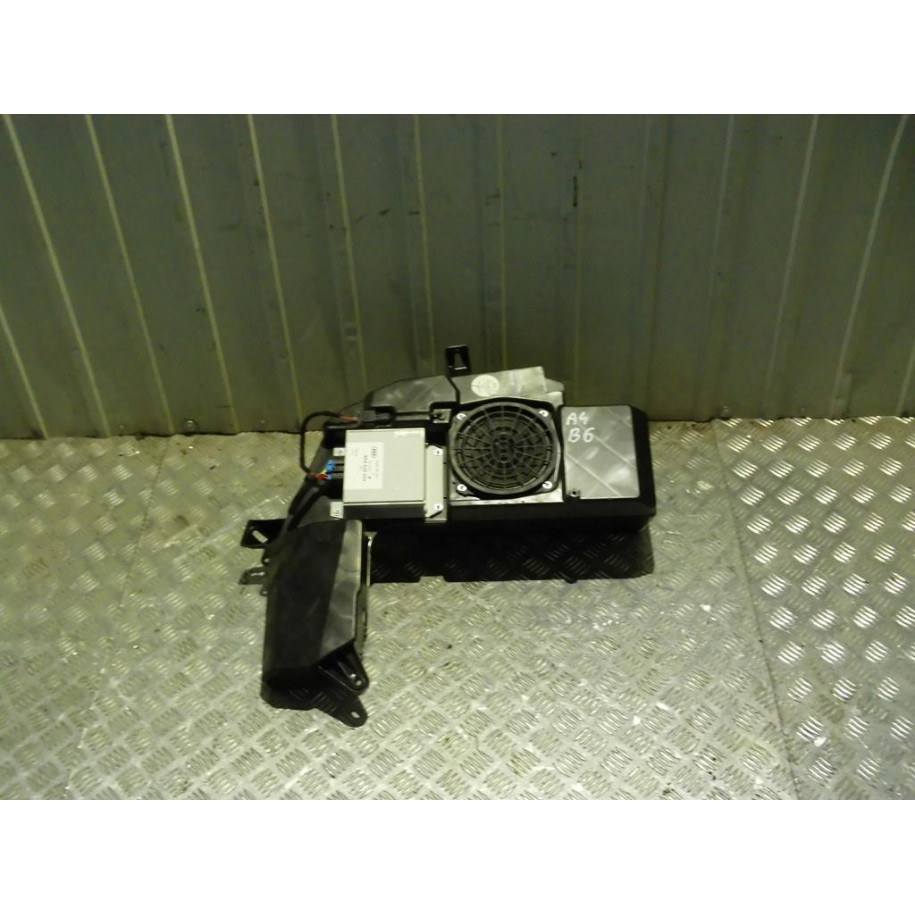 AUDI A4 B6 KOMBI SUBWOOFER