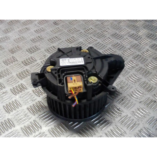 AUDI A4 B6 WENTYLATOR NAWIEWU 8E2820021E