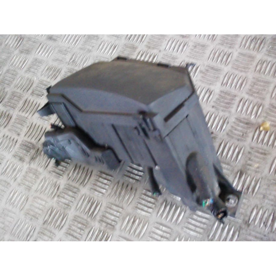 FORD MONDEO MK4 1.8 TDCI SKRZYNKA BEZPIECZNIKÓW