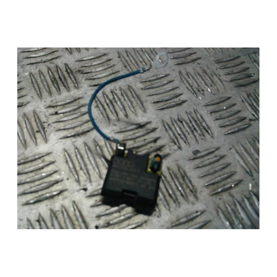 AUDI A6 C6 WZMACNIACZ ANTENY 4F5035225P