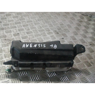 TOYOTA AVENSIS T25 1.8 SKRZYNKA BEZPIECZNIKÓW