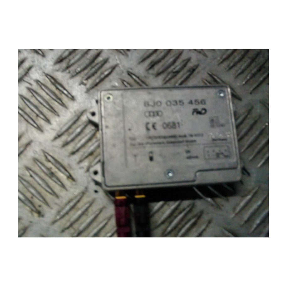 AUDI A6 C6 WZMACNIACZ  8J0035456
