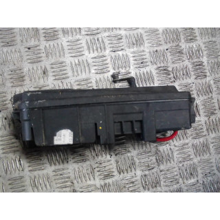OPEL VECTRA C SKRZYNKA BEZPIECZNIKÓW 13205800