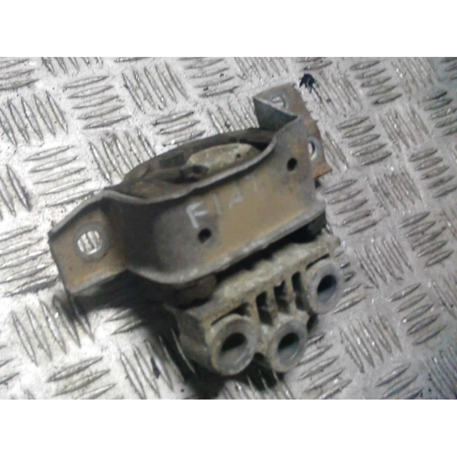 FIAT GRANDE PUNTO 1.4 ŁAPA SILNIKA
