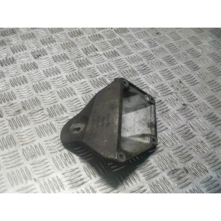 BMW E60 2.2 B ŁAPA SILNIKA 6761111
