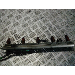 VOLVO S60  2.4 B LISTWA WTRYSKOWA WTRYSKI 9202710