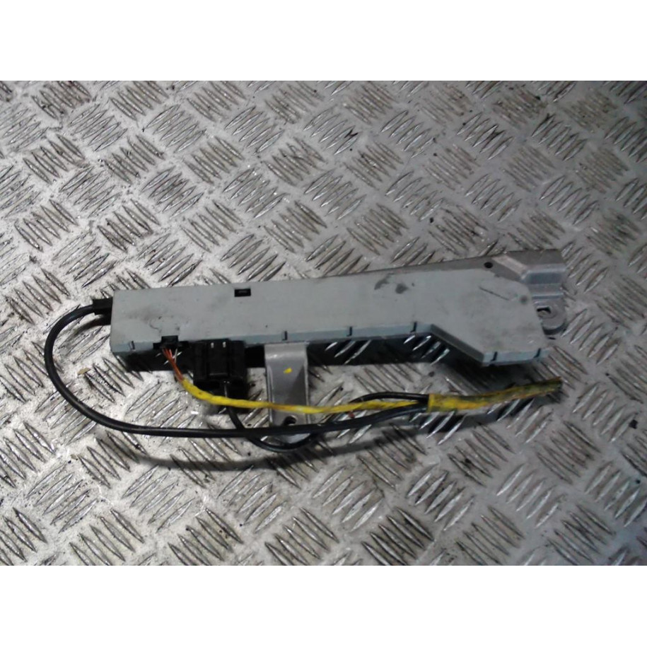 MERCEDES W211 WZMACNIACZ ANTENY 2118204189