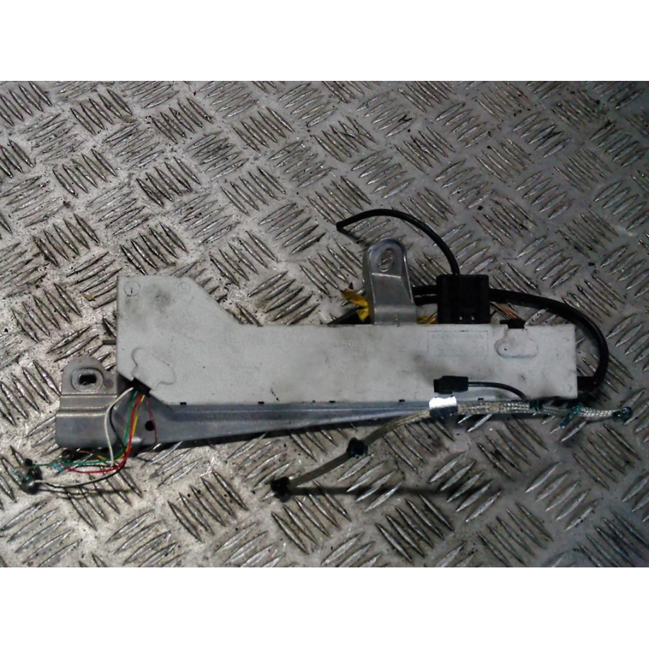 MERCEDES W211 WZMACNIACZ ANTENY 2118200089