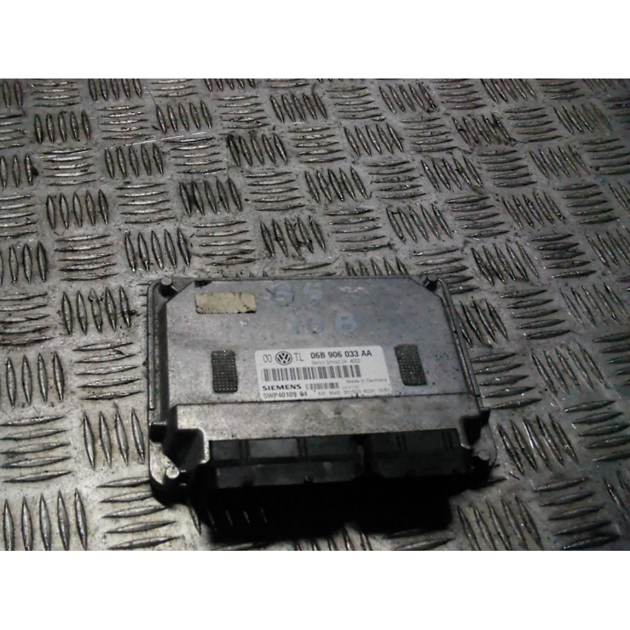 VW PASSAT B5 2.0 B KOMPUTER SILNIKA 06B906033AA