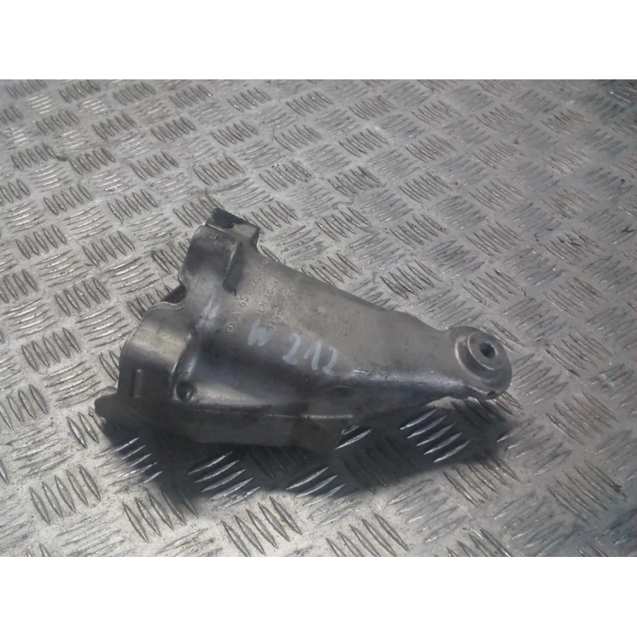 MERCEDES W212 2. CDI ŁAPA SILNIKA 6512233404
