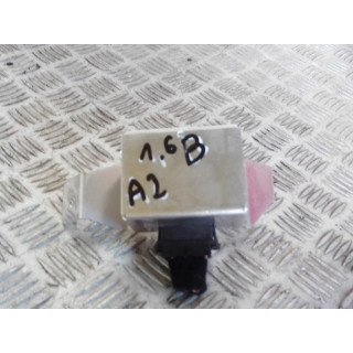 AUDI A2 WZMACNIACZ RADIA