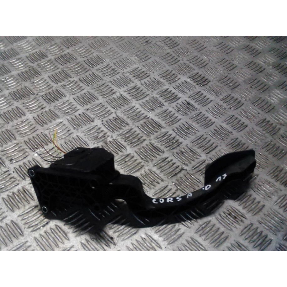 OPEL CORSA D 1.3 CDTI SKRZYNKA BEZPIECZNIKÓW 55702020