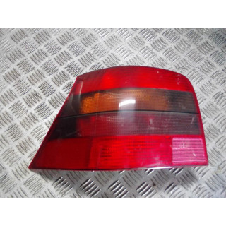 GOLF IV LAMPA TYŁ PRAWA/ LEWA