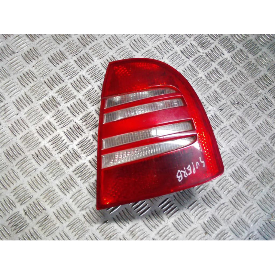 SKODA SUPERB LAMPA TYŁ PRAWA