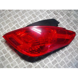 PEUGEOT 308 HB LAMPA TYŁ PRAWA