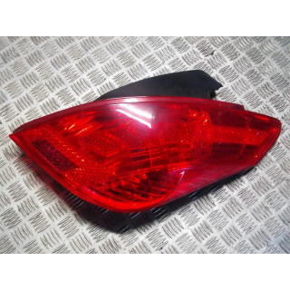 PEUGEOT 308 HB LAMPA TYŁ PRAWA