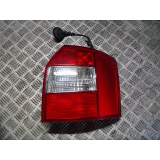 AUDI A4 B6 KOMBI LAMPA TYŁ PRAWA